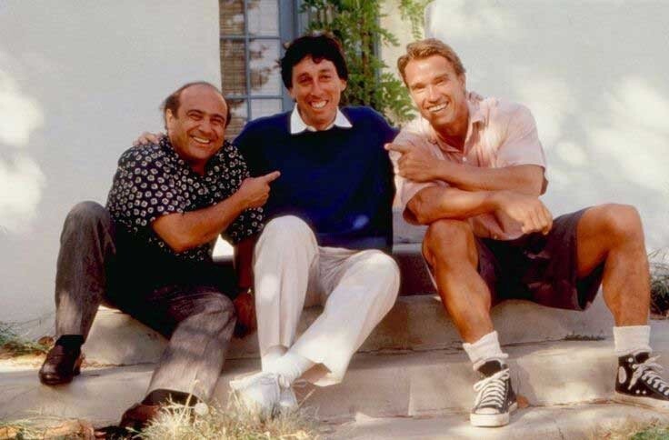 Дэнни Де Вито, режиссер Айвен Райтман и Арнольд Шварценеггер на съемках фильма "Близнецы", 1988 год.