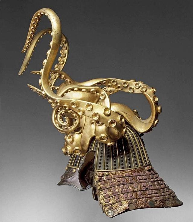 18. Шлем самурая, выполненный в форме осьминога. Япония, 1700-е годы
