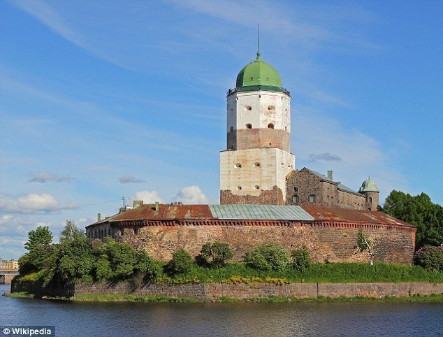 В Выборгском замке раскопали средневековую настольную игру