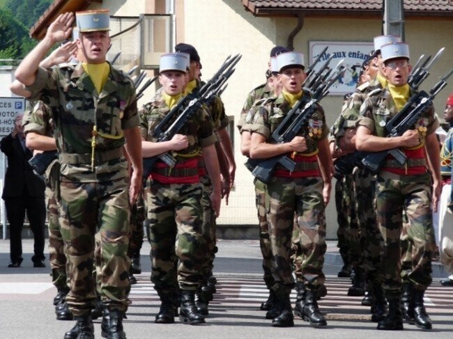 О форменных платках и нагрудниках во Французской армии