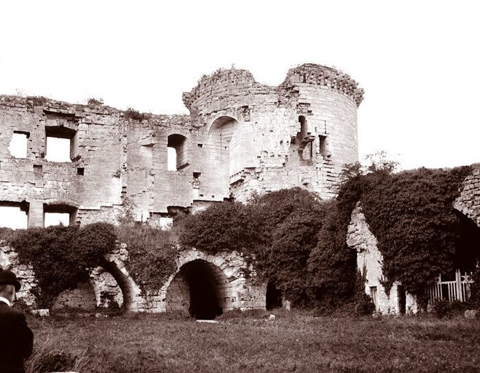 Замок Куси, Франция, 1904