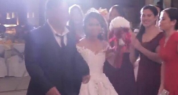 Свадьба 29-летнего Рэнди Манауа и 28-летней Дженнифер проходила 14 сентября в Марикине, Филиппины