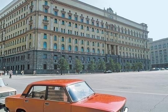 «По Лубянке шастали всякие проходимцы»