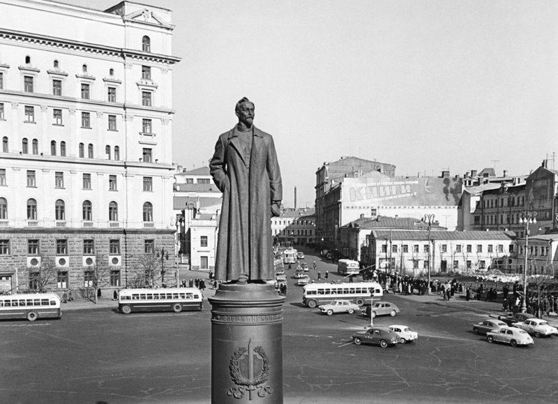 «По Лубянке шастали всякие проходимцы»