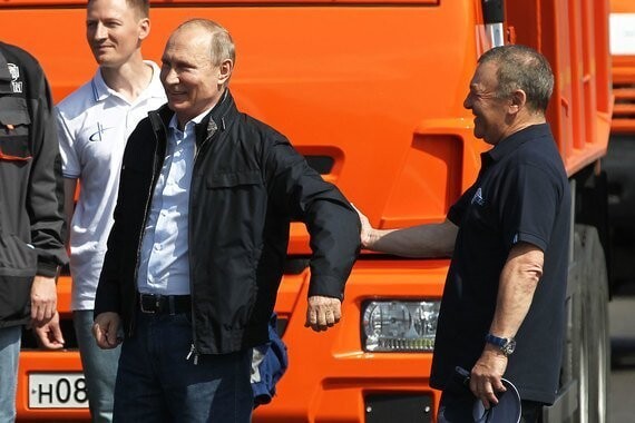 То потеребит, то похлопает: Ротенберг рассказал об отношениях с Путиным