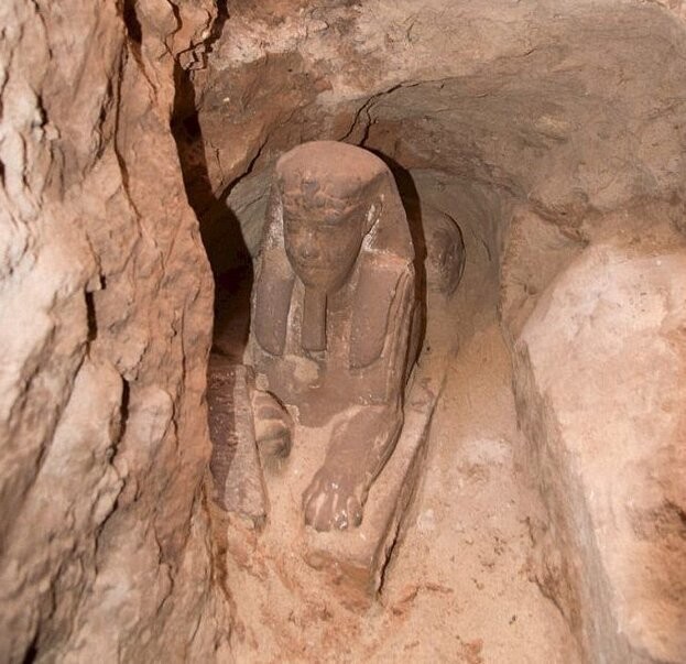 Египетские археологи нашли еще одного сфинкса