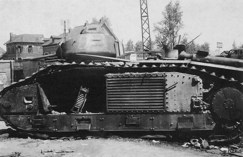 Французские танковые гиганты, от которых немцы были в шоке не меньше чем от КВ в 1941-м
