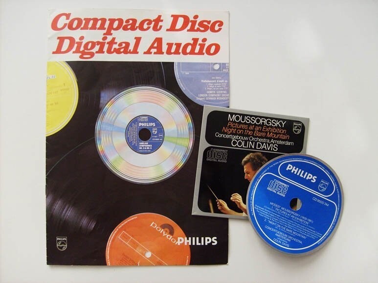 Как появился первый компакт-диск?