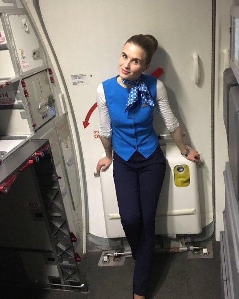 В какой авиакомпании России работают самые красивые стюардессы?