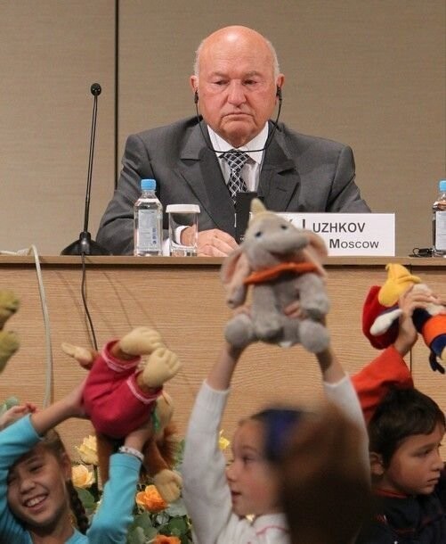 Лужков