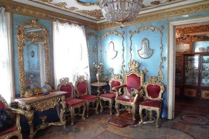 Житель Брянской области превратил свой дом во дворец