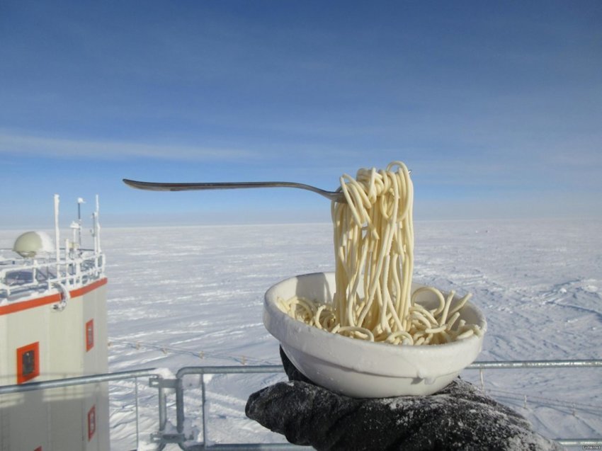 Антарктическая станция Конкордия (-60°C)