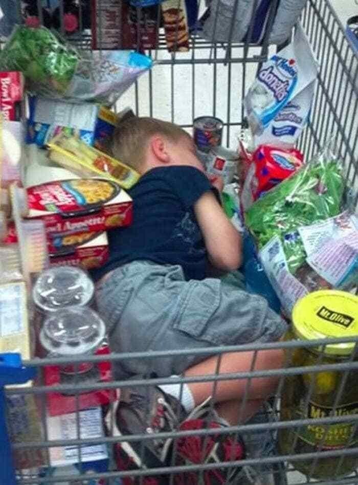 1. Тот самый спящий малыш, который не выдержал испытание шопингом