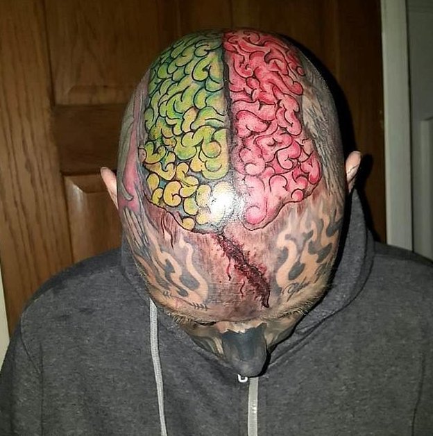 Татуировка черепа на лице стала поворотным моментом в его жизни 