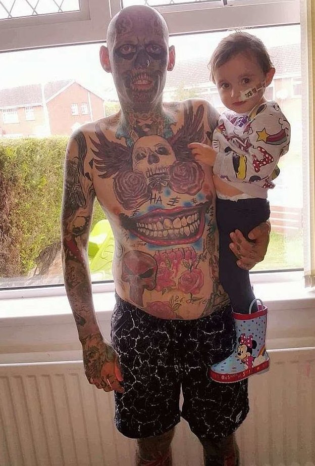 Крис готов свести татуировки, но только по желанию детей 