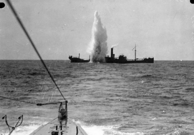 Британский сухогруз «SS Maplewood» атакован немецкой субмариной «SM U-35» у берегов Сардинии. 7 апреля 1917 г