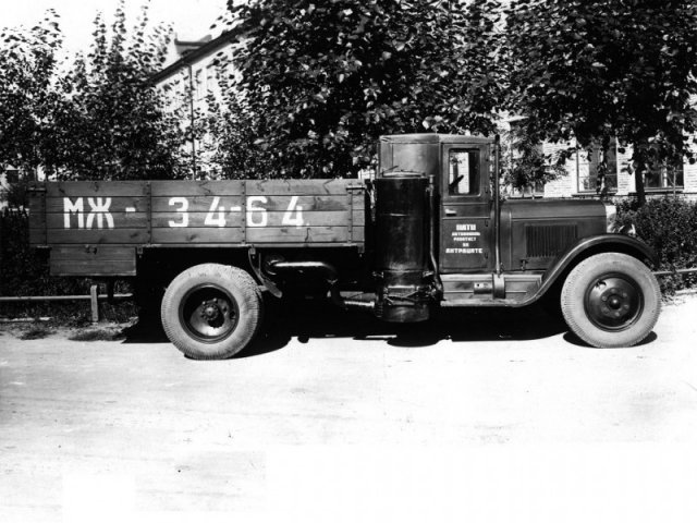 НАТИ-23А - опытный газогенераторный грузовой автомобиль на базе ЗИС-5, предназначенный для работы на антраците, 1939