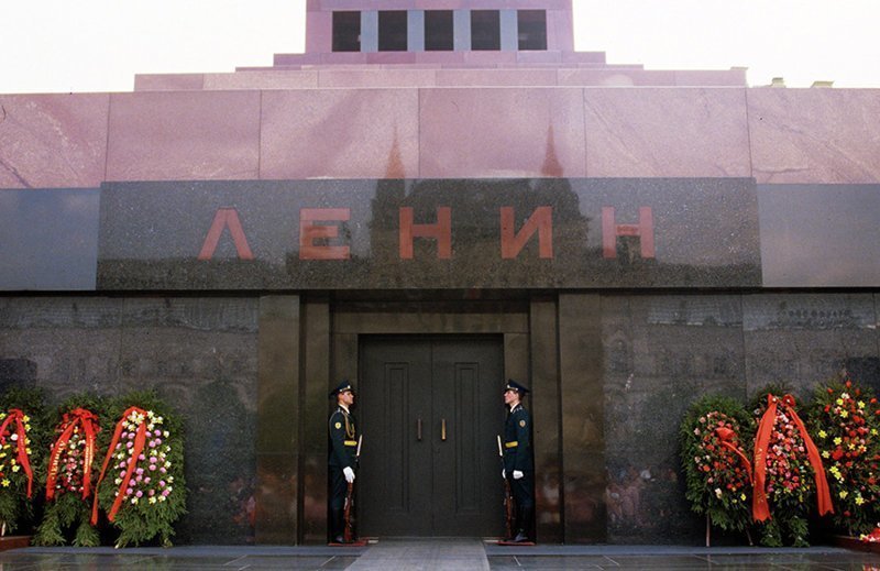 7 октября 1993 г. 25 лет назад ликвидирован пост № 1 у Мавзолея Ленина