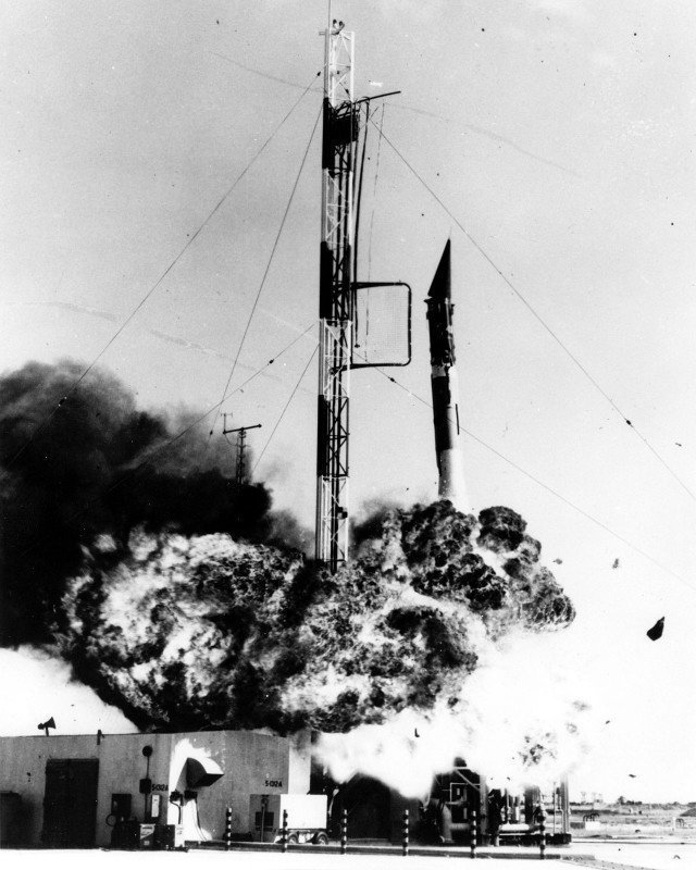 Неудачный запуск первого американского спутника, 1957 год, США