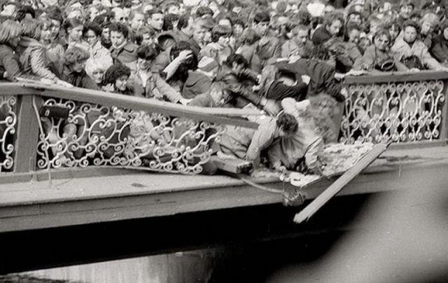 Ленинград. Открытие фонтанов в Петергофе. Май 1983 года