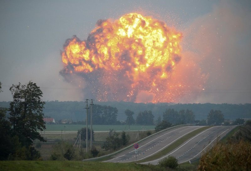 Всё интереснее: Новые подробности о взрыве склада боеприпасов на Украине