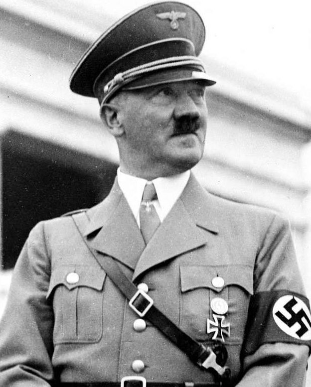 В докладе разведки США 1943 года говорится, что Адольф Гитлер был "как гомосексуалом, так и гетеросексуалом"