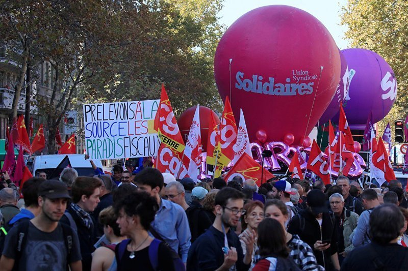 Французские трудящиеся продолжают забастовки и демонстрации против Макрона
