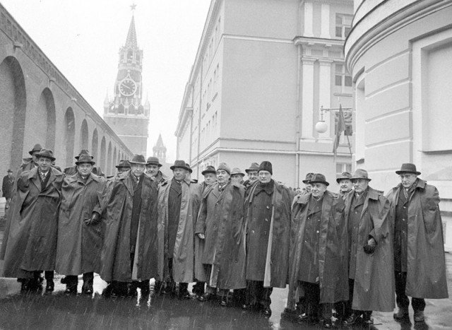  И другие официальные лица... 7 ноября 1975 год, Москва
