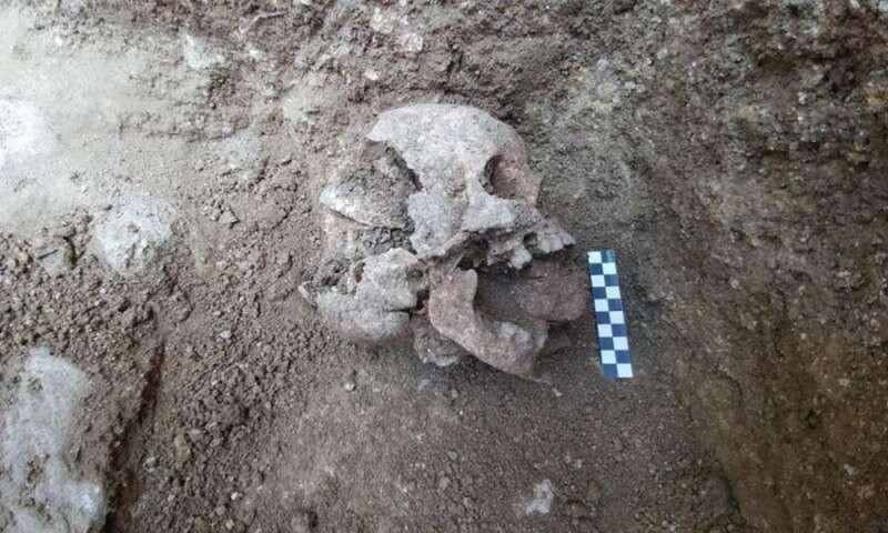 В Италии археологами был найден скелет ребёнка-«вампира» с камнем во рту