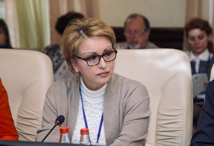 Саратовская экс-министр 4 года получала материальную помощь от государства