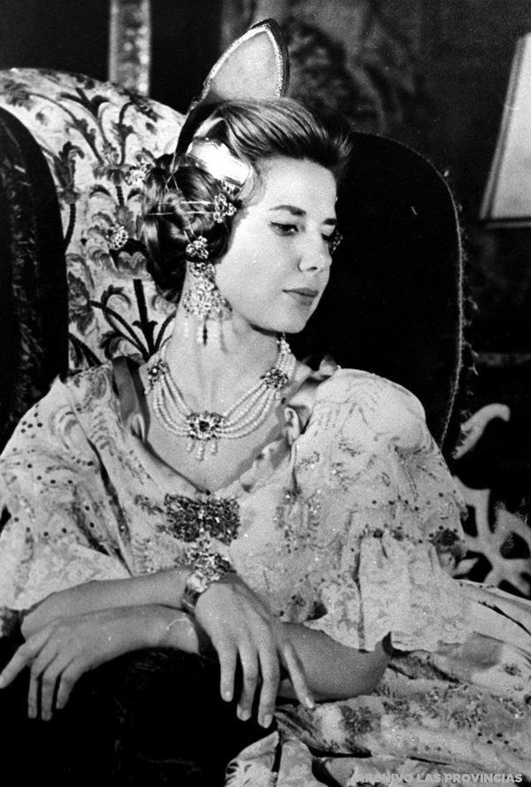 Одетая и раздетая герцогиня Альба, а также ее современная наследница