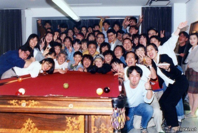 Виктор Цой и Джоанна Стингрей в окружении поклонников, 1990 год, Япония