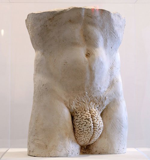 2. Скульптура "Рациональность" Йоана Капоте