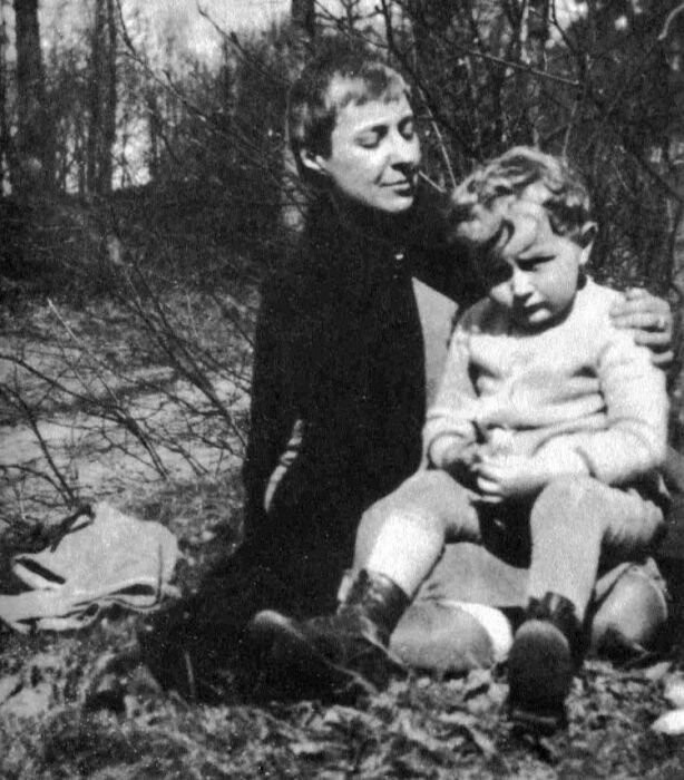 Марина Цветаева с сыном