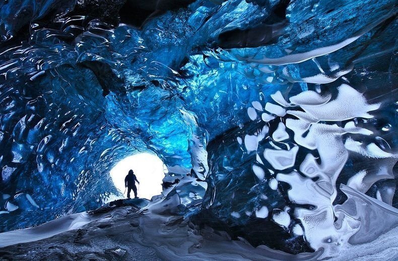 12. Ледяная пещера Скафтафетль, Исландия