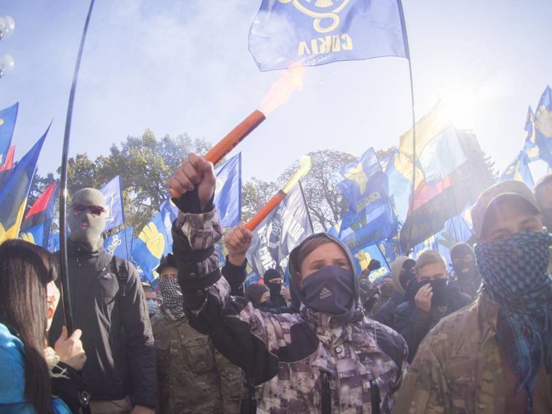 «Это как на настоящей войне»: что происходит в детских ультранационалистических лагерях на Украине?