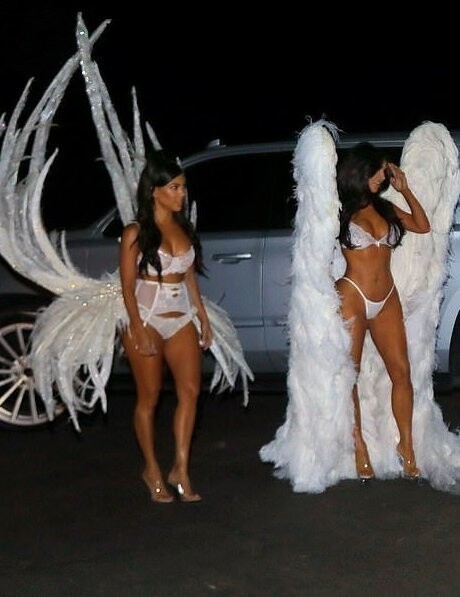 Сестренки Кардашьян устроили ангельский трэш на Хэллоуин