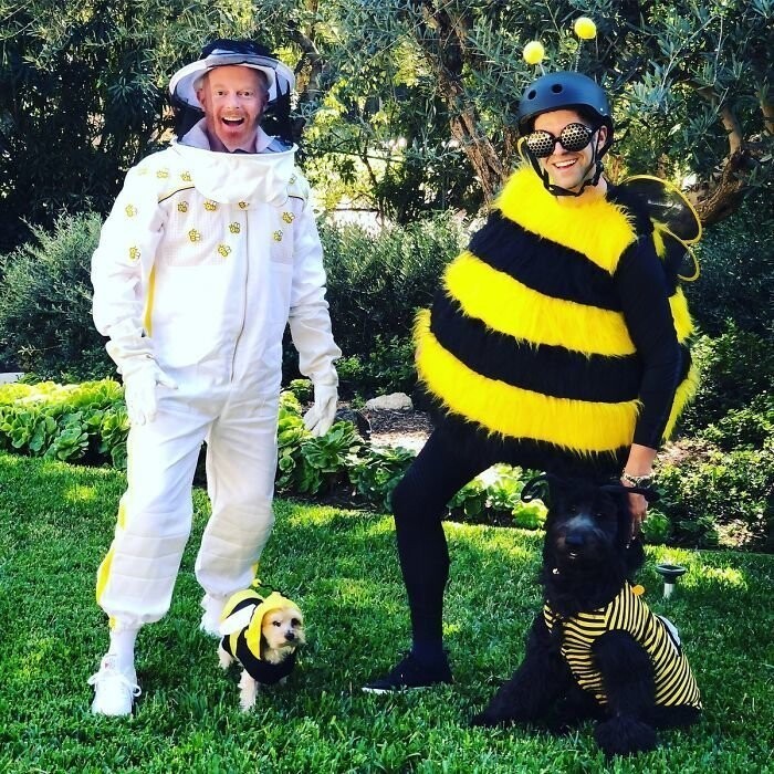 7. Джесси Тайлер Фергюсон и его муж Джастин Микита в образе пчеловода и пчелы