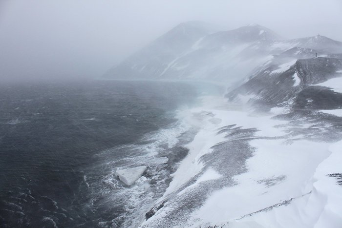 Ветер в Антарктиде достигает скорости 320 км/ч