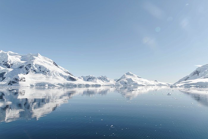 Самая низкая температура, зарегистрированная в Антарктиде, - -98 градусов