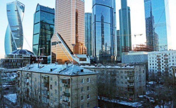 Российская пропасть растет: Олигархи богатеют, бедные нищают