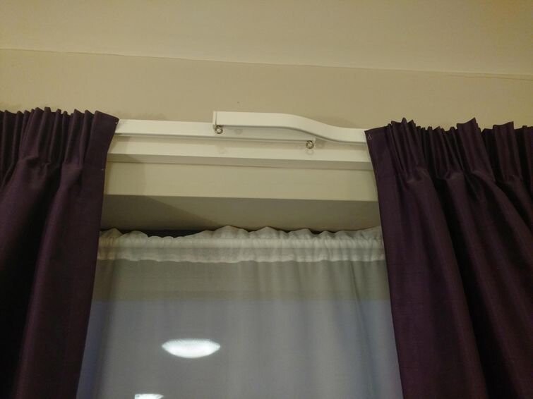 "Дизайн занавесок в моем гостиничном номере сделан так, чтобы не было раздражающего маленького промежутка в середине"