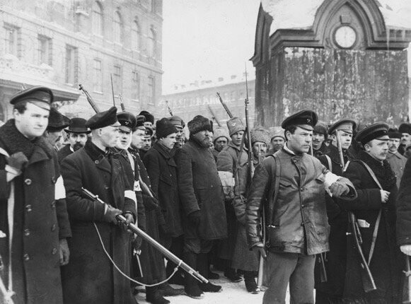 Арест полицейских, Петроград, 1917 год