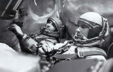 Рогозин предложил испытывать систему аварийного спасения космонавтов на ее разработчиках