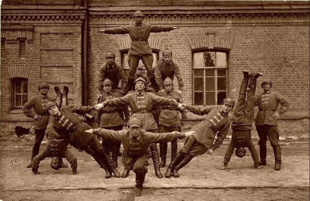 Красноармейская пирамида, 1920-е