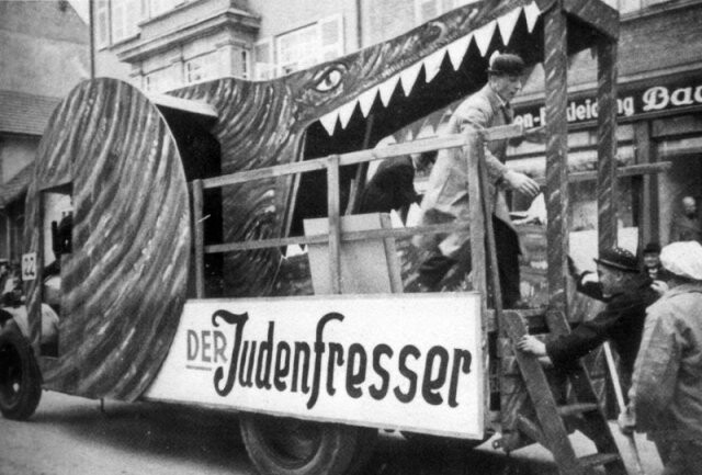 «Пожиратель евреев». Карнавал в Германии, 1939 год.