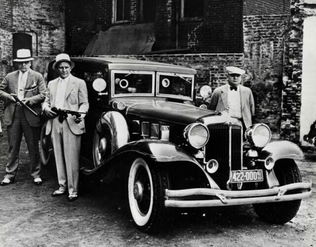 Первая бронированная машина американского президента была конфискована у Аль Капоне.
