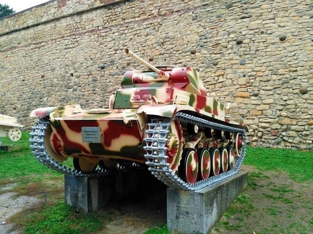 Panzerkampfwagen II (Pz.Kpfw. II, Sd.Kfz. 121, Т-II)