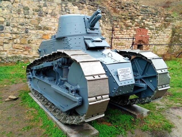 Renault FT