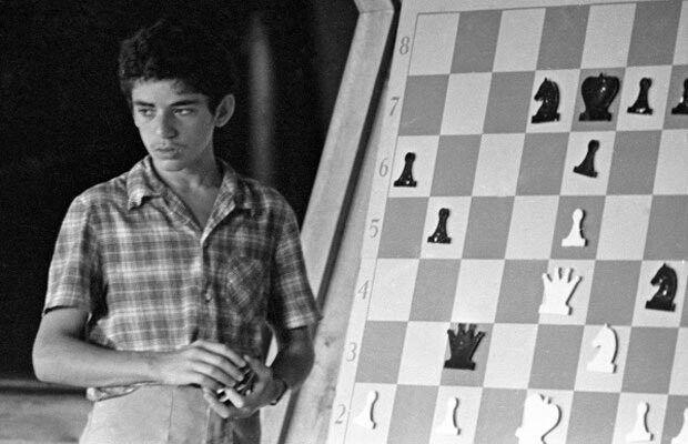 Юный шахматный гений Гарри Каспаров в 11 лет. СССР. 1974 г.